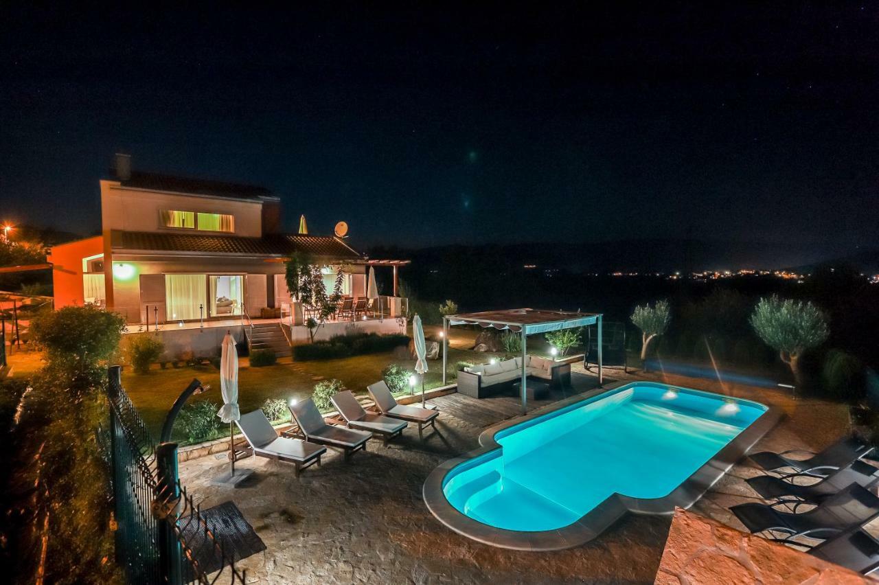 Luxury Villa Nadalina-Dicmo دوغوبولج المظهر الخارجي الصورة